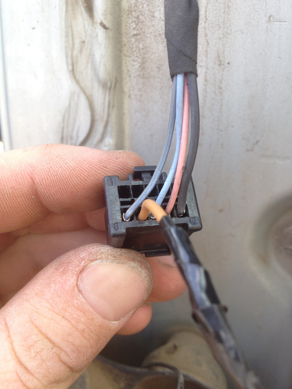 Дублюємо задній хід і ставимо LED 2