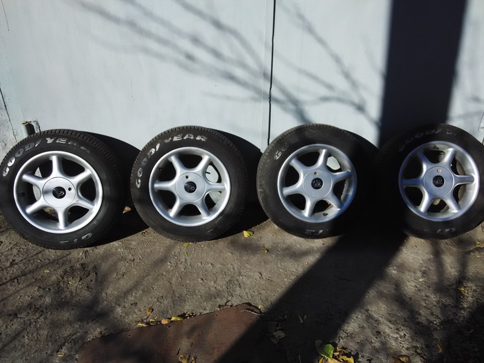 Продам Лиття WSL (made Germany)+Goodyear GT 3 185/65 R15 3