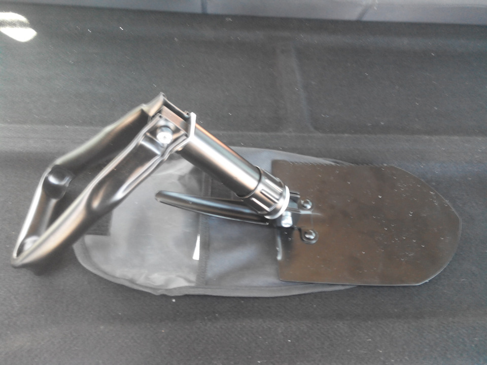 Multitool: Складна лопата в машину. 4