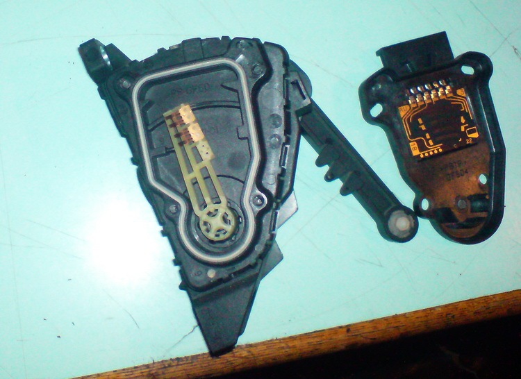 Блок педалі газу. 1
