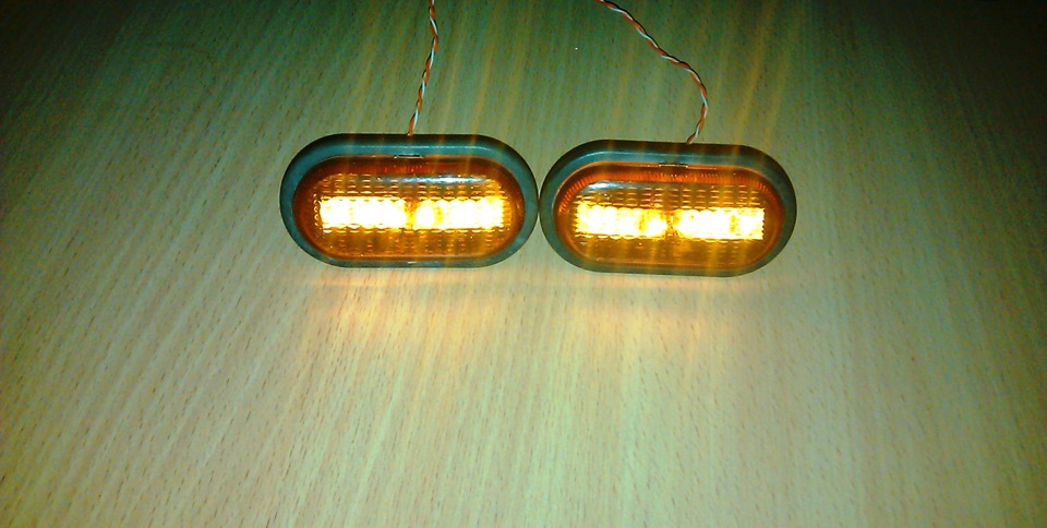 Повторювачі поворотів LED 4