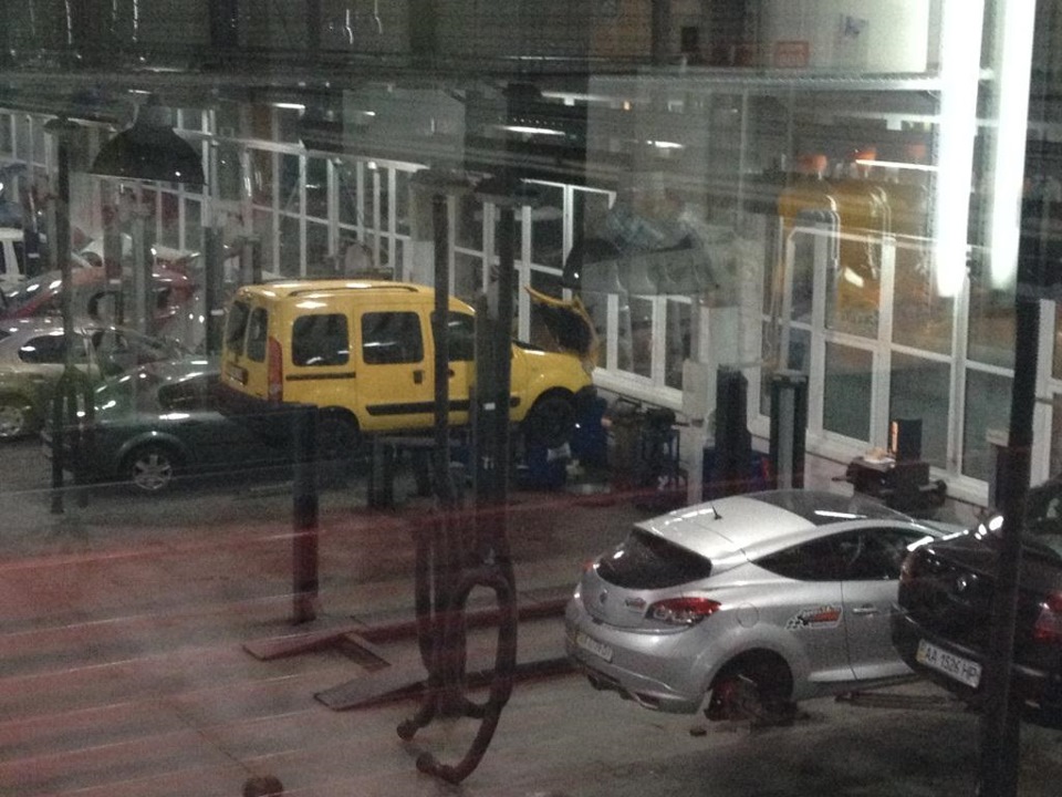 акція від RENAULT А ВАШ RENAULT ГОТОВИЙ ДО ЗИМИ? . 1