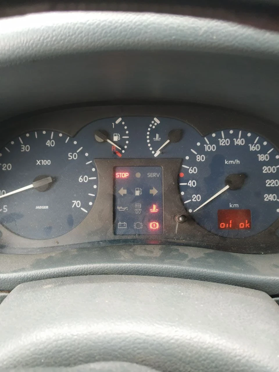 Горить індикатор перегріву ОЖ та STOP