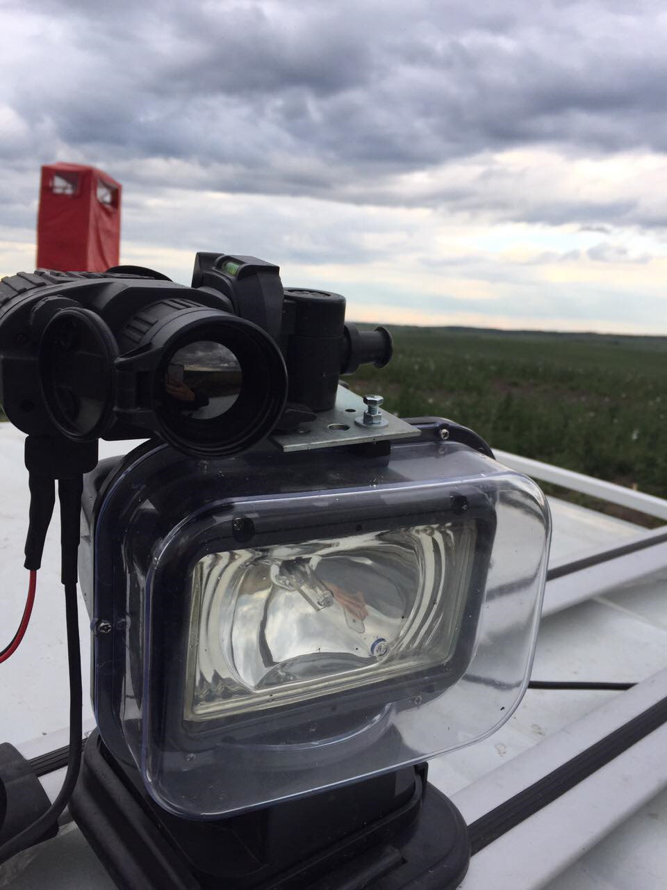 Бегемотик влаштувався працювати в охорону. Прожектор із тіловізором. 1