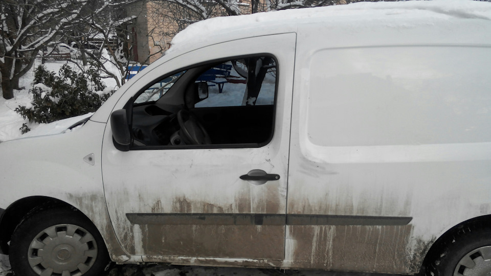 Почистили Бегемотика розбивши скло 1