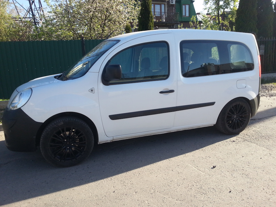 Диски R17 и шини 215/50 на кангу 5