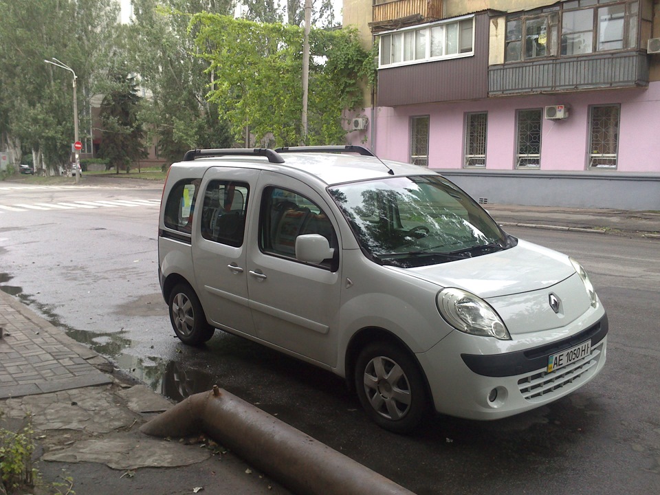 Пофарбував молдинги. 1