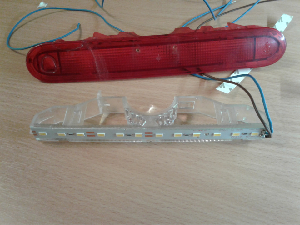 LED у верхній СТОП 2