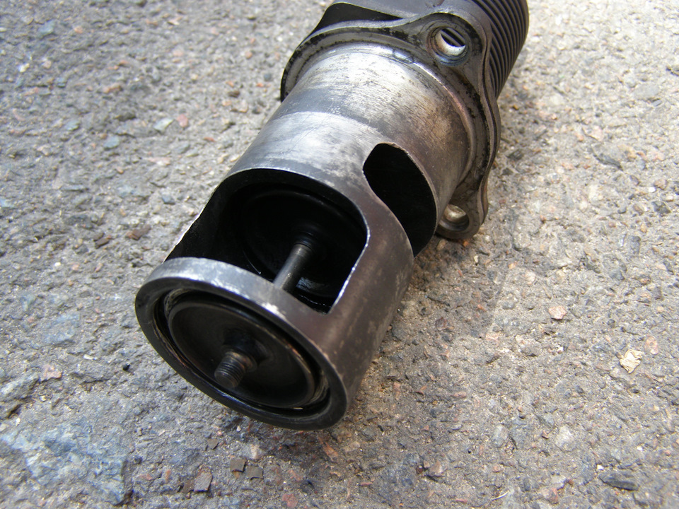 Заглушка клапана EGR) 1