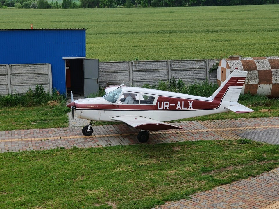 Полетіли в небо! На Piper PA-28 Cherokee 1