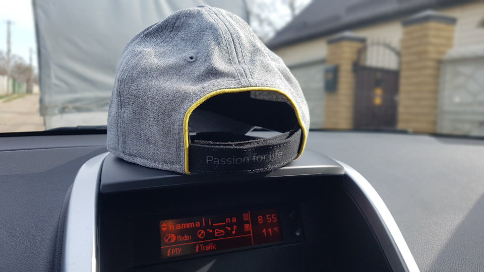 Кепка Renault 3