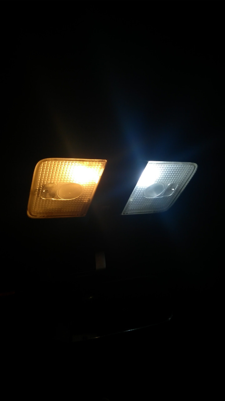Заміна лампи в плафоні освітлення салону на Led 1