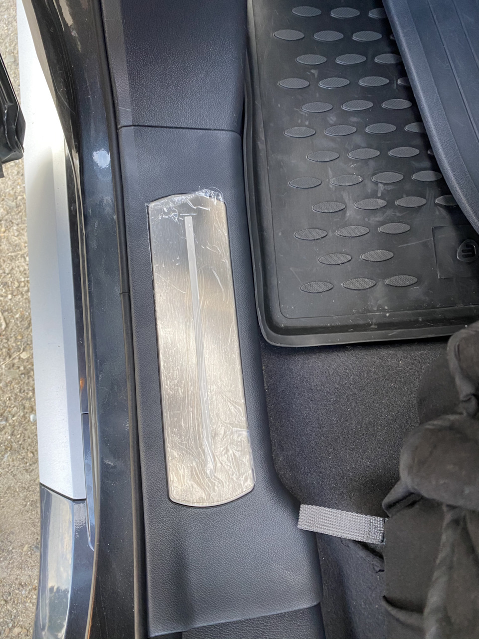 Накладки на пороги. Renault Samsung Motors Genuine Accessories 5