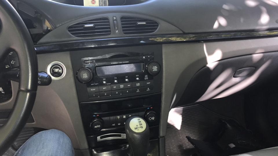 Штатна магнітола від Honda CR-V 2008 2