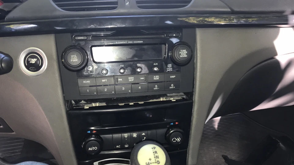 Штатна магнітола від Honda CR-V 2008