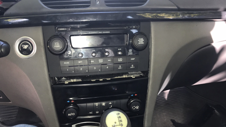 Штатна магнітола від Honda CR-V 2008 1