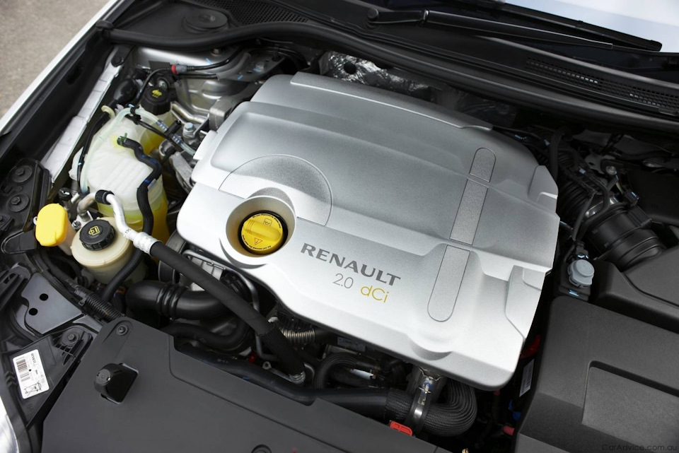 Двигун у роботі Renault 2.0 dci 1