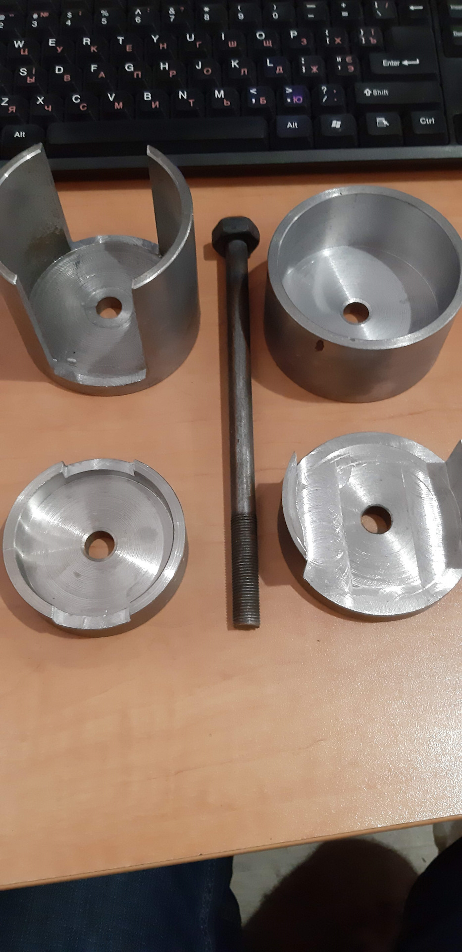Заміна сайлетблоків задньої балки renault 77 01 209 534. 3