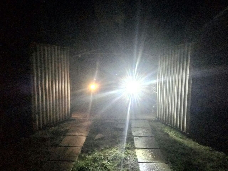 LED-лампи на оригінальних діодах CREE 15W або яскравий задній хід 1