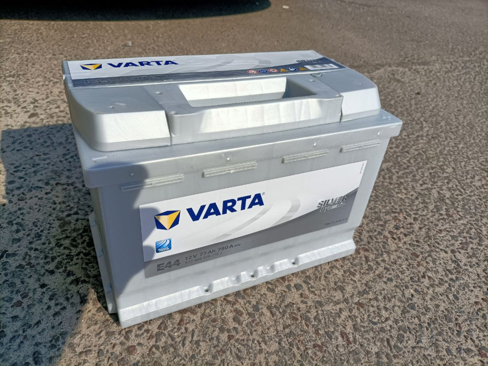 Новий АКБ на борту Varta Silver 77Ah 780A 4