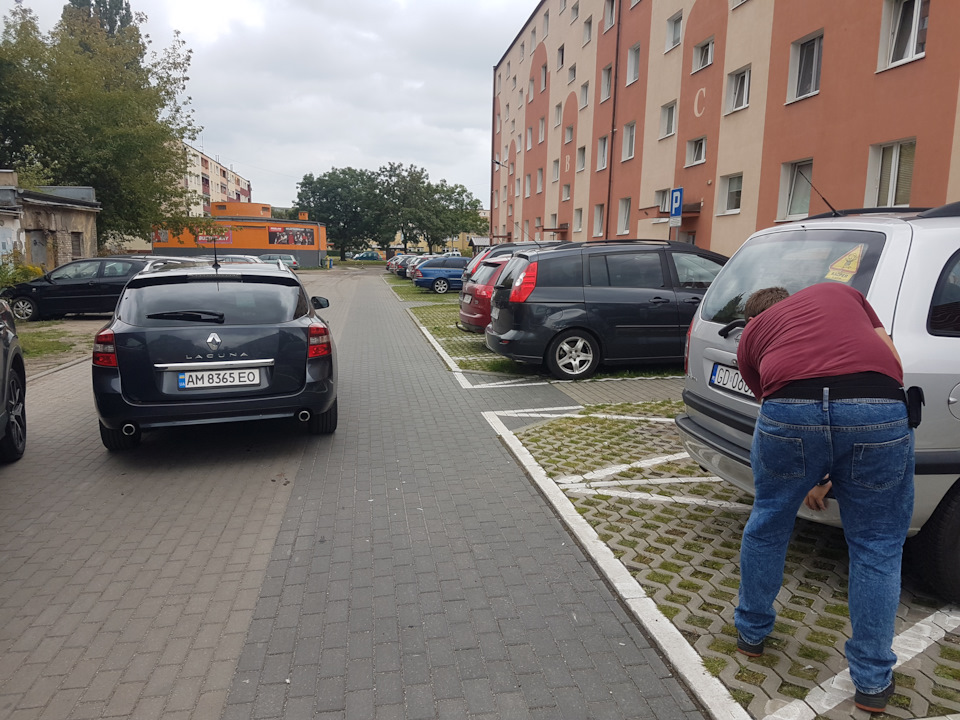 В'їхали в бочину закордоном 2