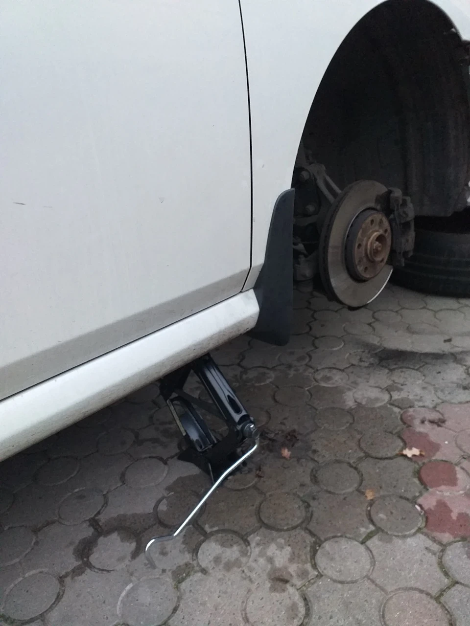 Встановлення передніх бризковиків