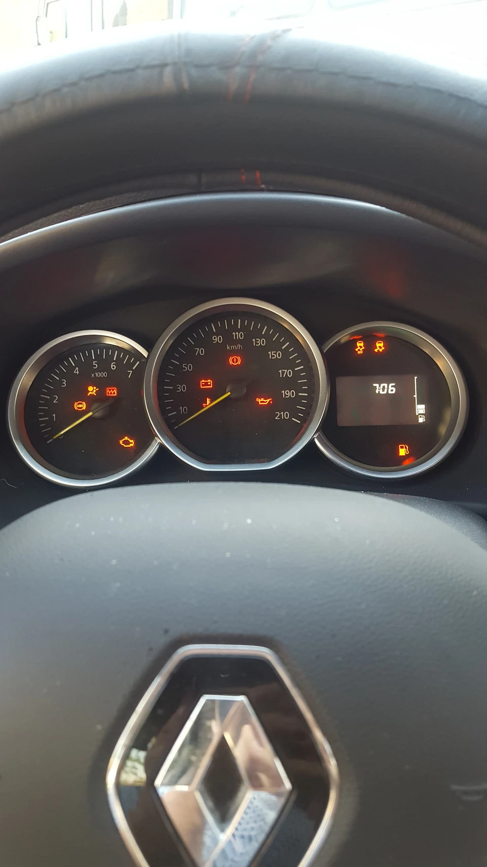 Renault Logan 1.2L. Перші враження (частина 7)
