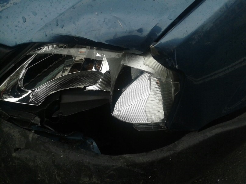 потрапив до ДТП 3