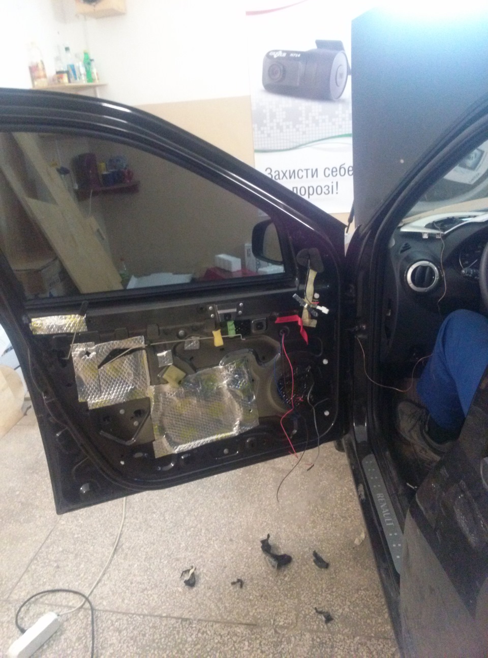 Підключили електро дзеркала та твітери 3