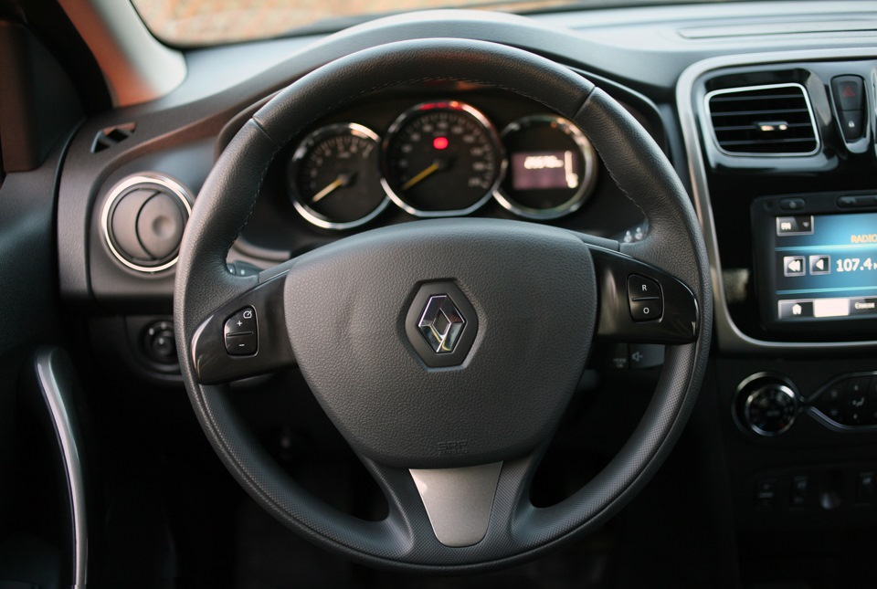 Фото салону. Renault Logan New 5