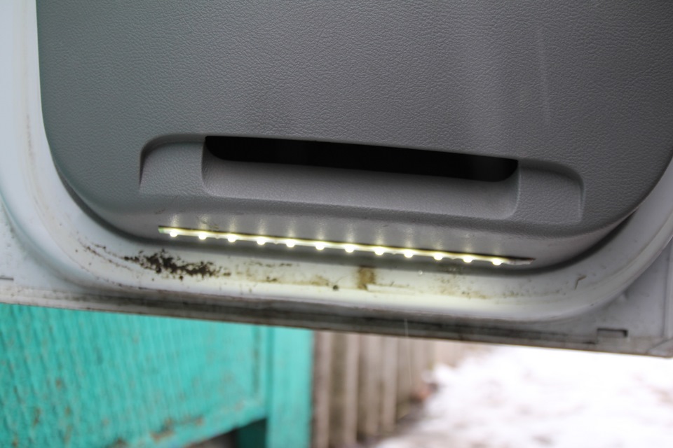 Підсвічування дверей LED 2