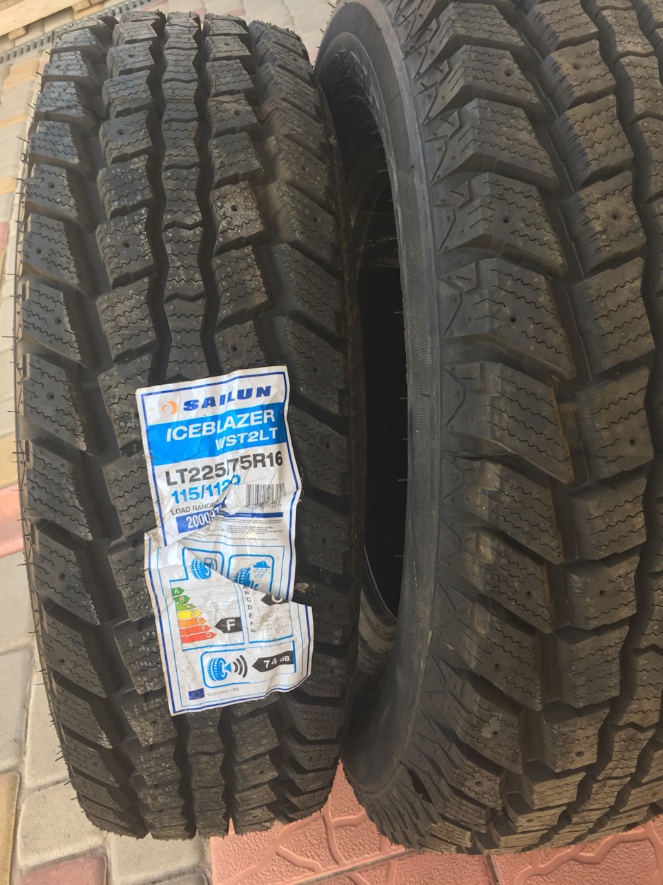 Китайські лабутени Sailun Ice Blazer WST2 1