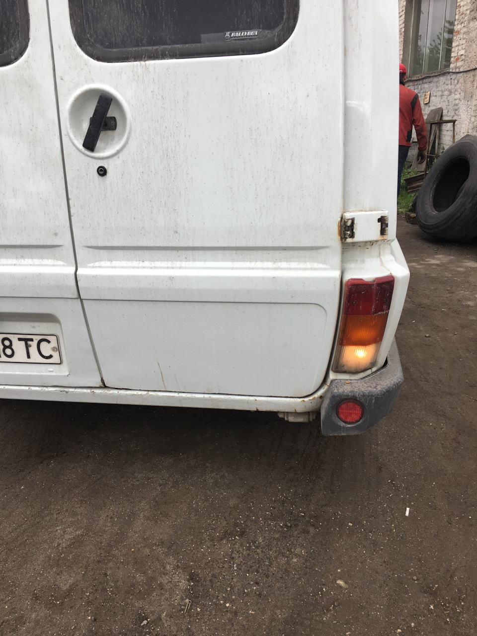 Заміна датчика заднього ходу 3