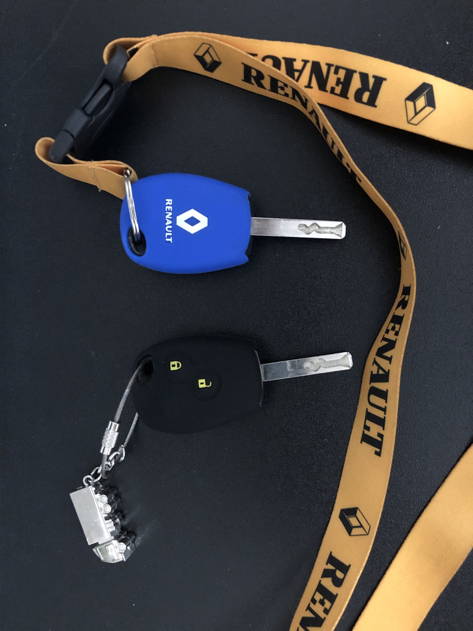 Силіконовий чохол на Ключі Renault 2