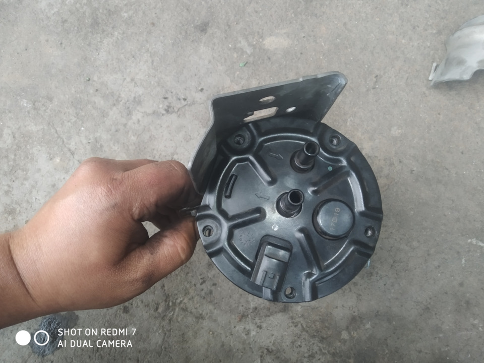 Корпус паливного фільтра від Renault Doker 5