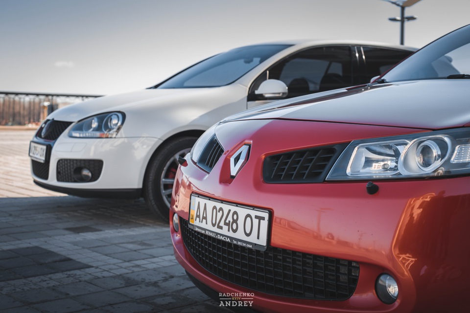 Megane RS vs Golf GTI 4