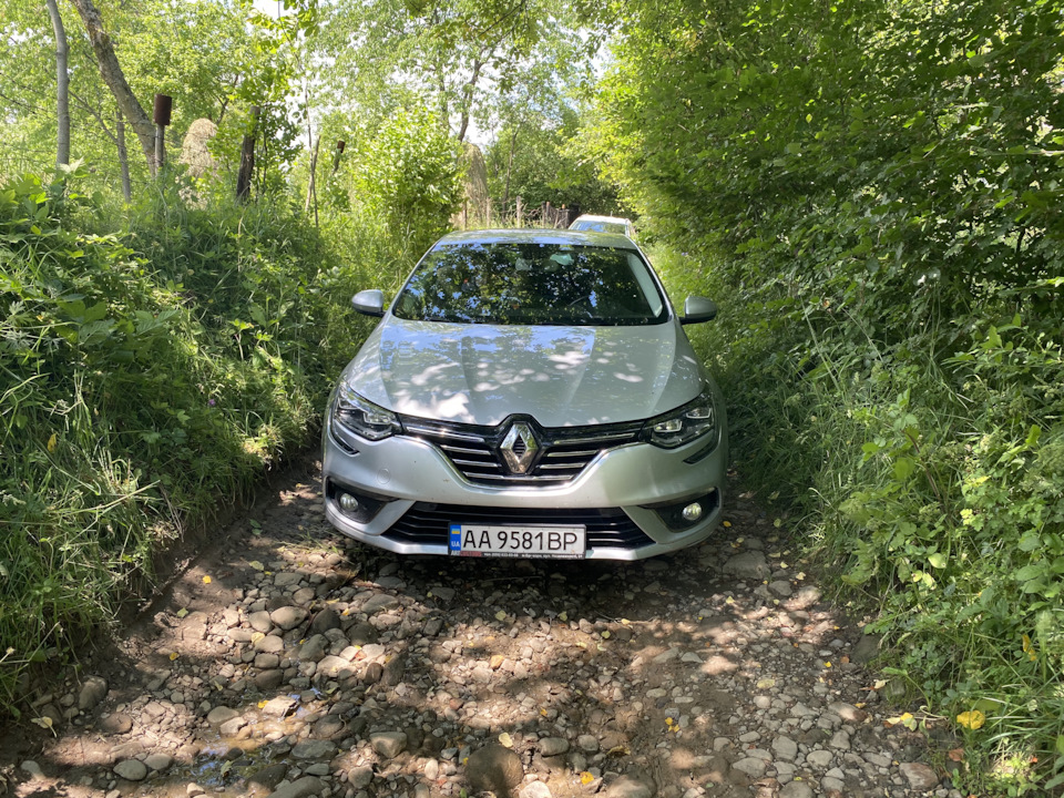 #6 Поїздка на Гуцульщину, українські дороги та витрата на Megane 4 3