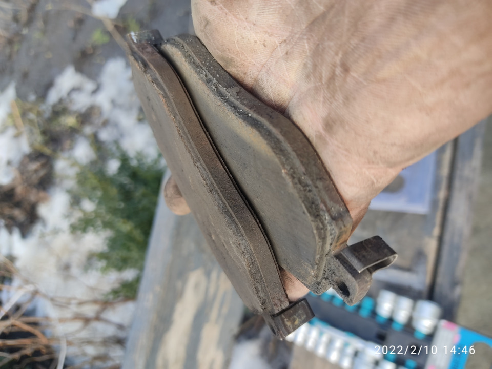 Заміна передніх гальмівних колодок 5