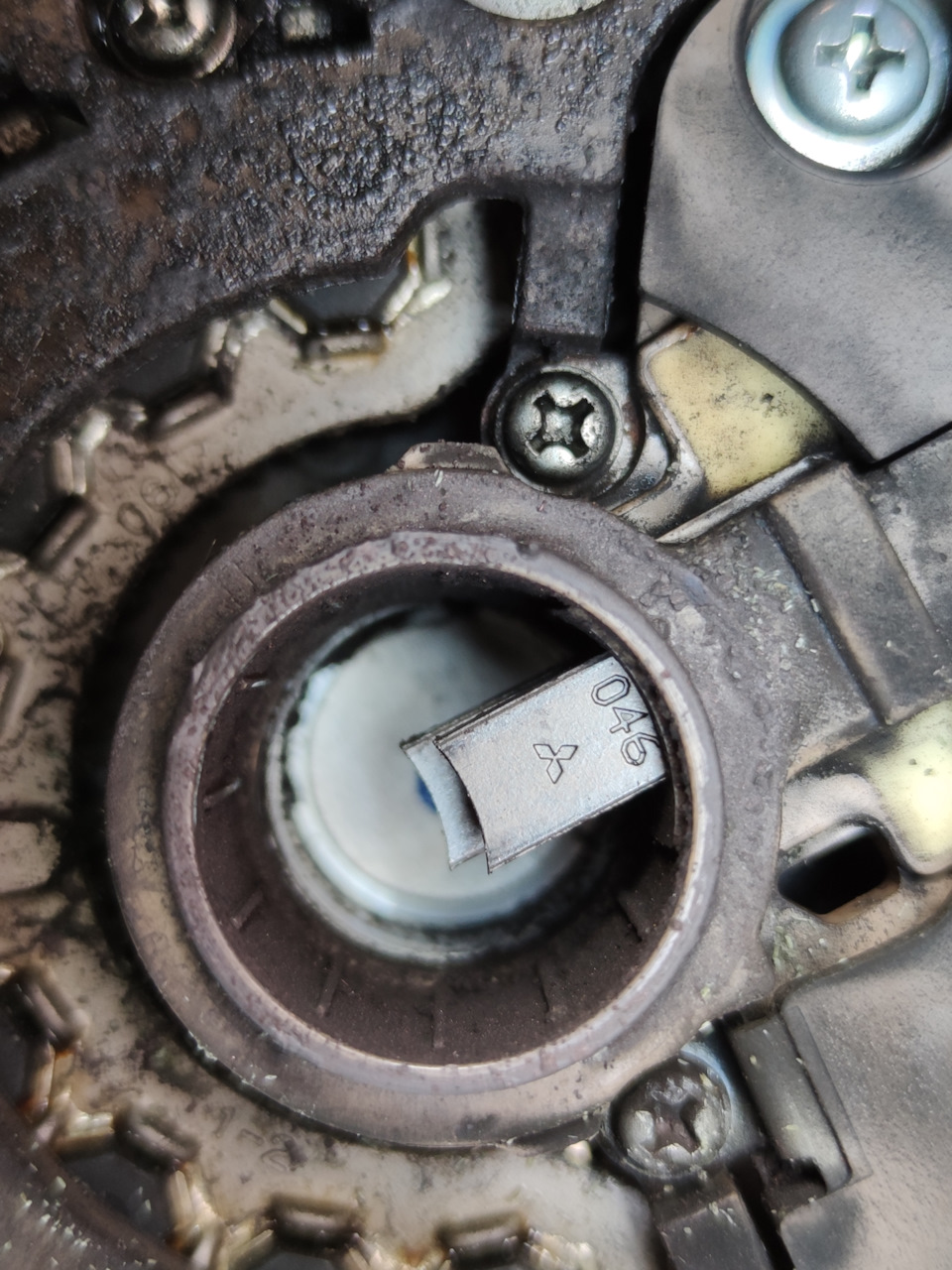Заміна генератора на Mitsubishi 210A 4