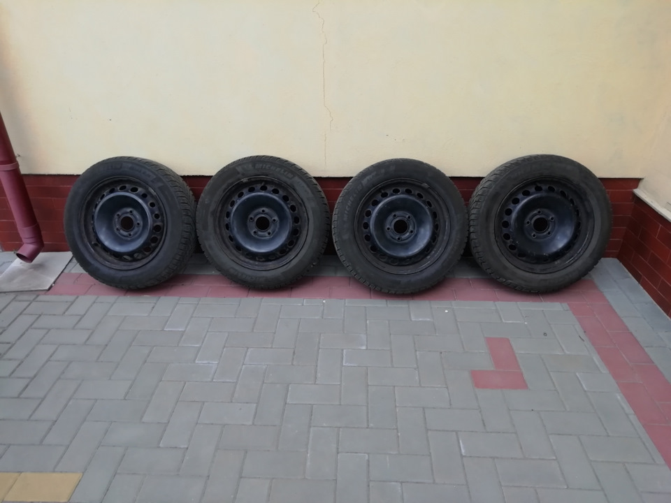 Продам диски гума колеса Megane 3 4 scenic 3 R 16 205 55 Michelin alpin 6 1