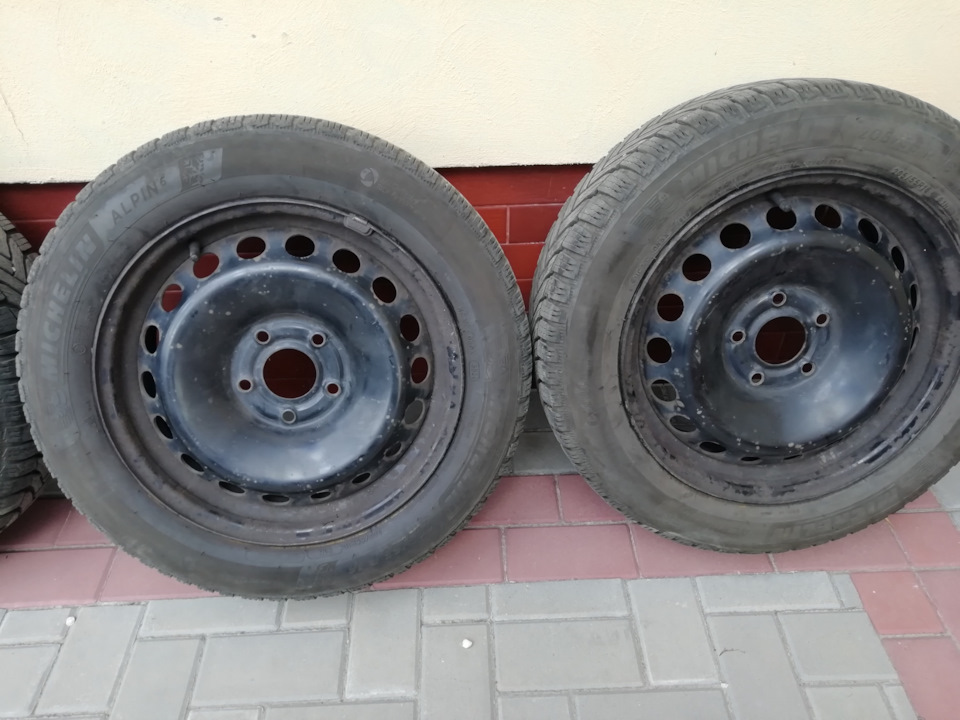 Продам диски гума колеса Megane 3 4 scenic 3 R 16 205 55 Michelin alpin 6 3