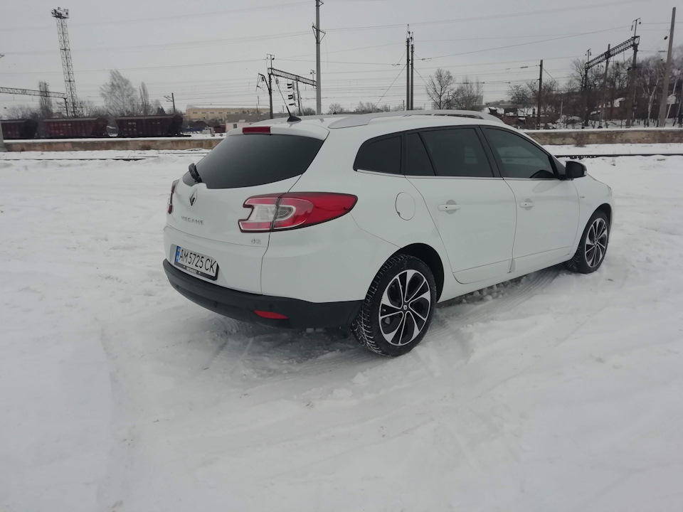 ПРОДАМ megane r-link BOSE камера 5