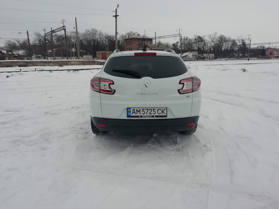 ПРОДАМ megane r-link BOSE камера 4