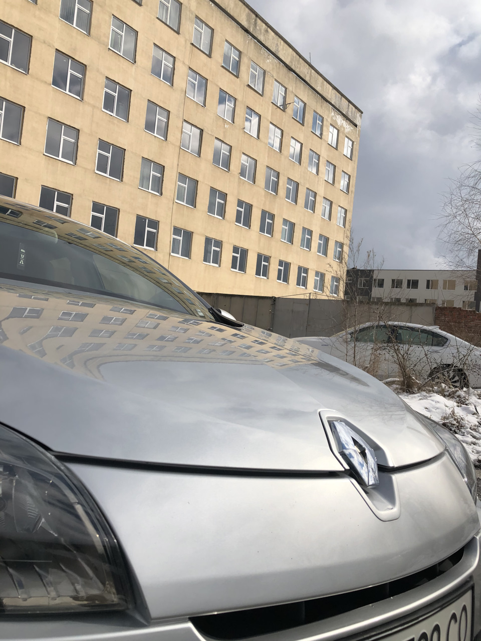 Зазор капот з бампером 2