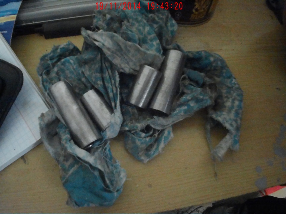 Задні амортизатори від ниви 3