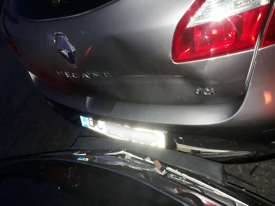 удар ззаду - і вже частично відновлено 2