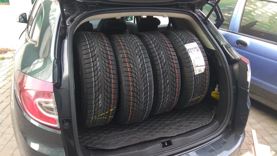 Зимова гума KUMHO Wintercraft Wi51 215/60R16 99T та диски до них