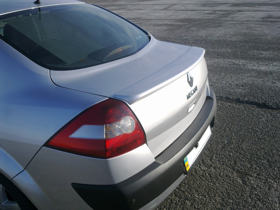 Спойлер багажника Renault Megane II 3