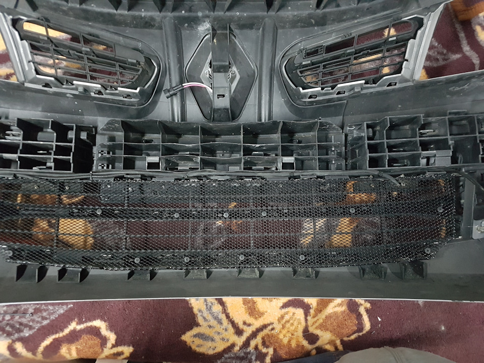 Сітка в бампер та маленьки доробки па авто 1