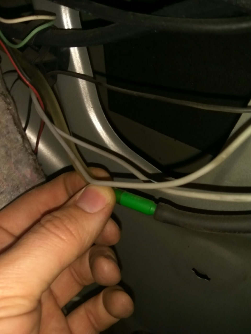 Зворотний клапан і віялові форсунки омивача 3